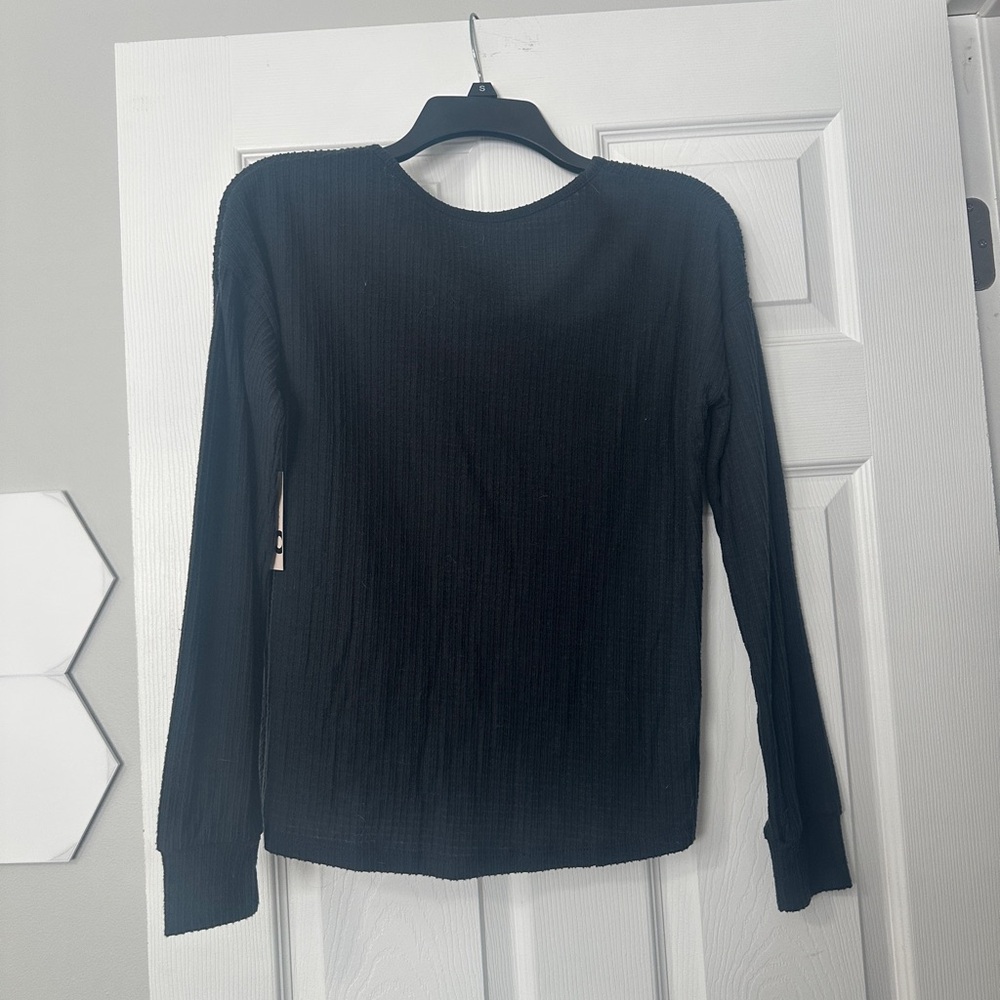 NWT So Black Long sleeve top XS - Picture 3 of 3
